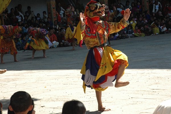 dancer_punaka_dzong