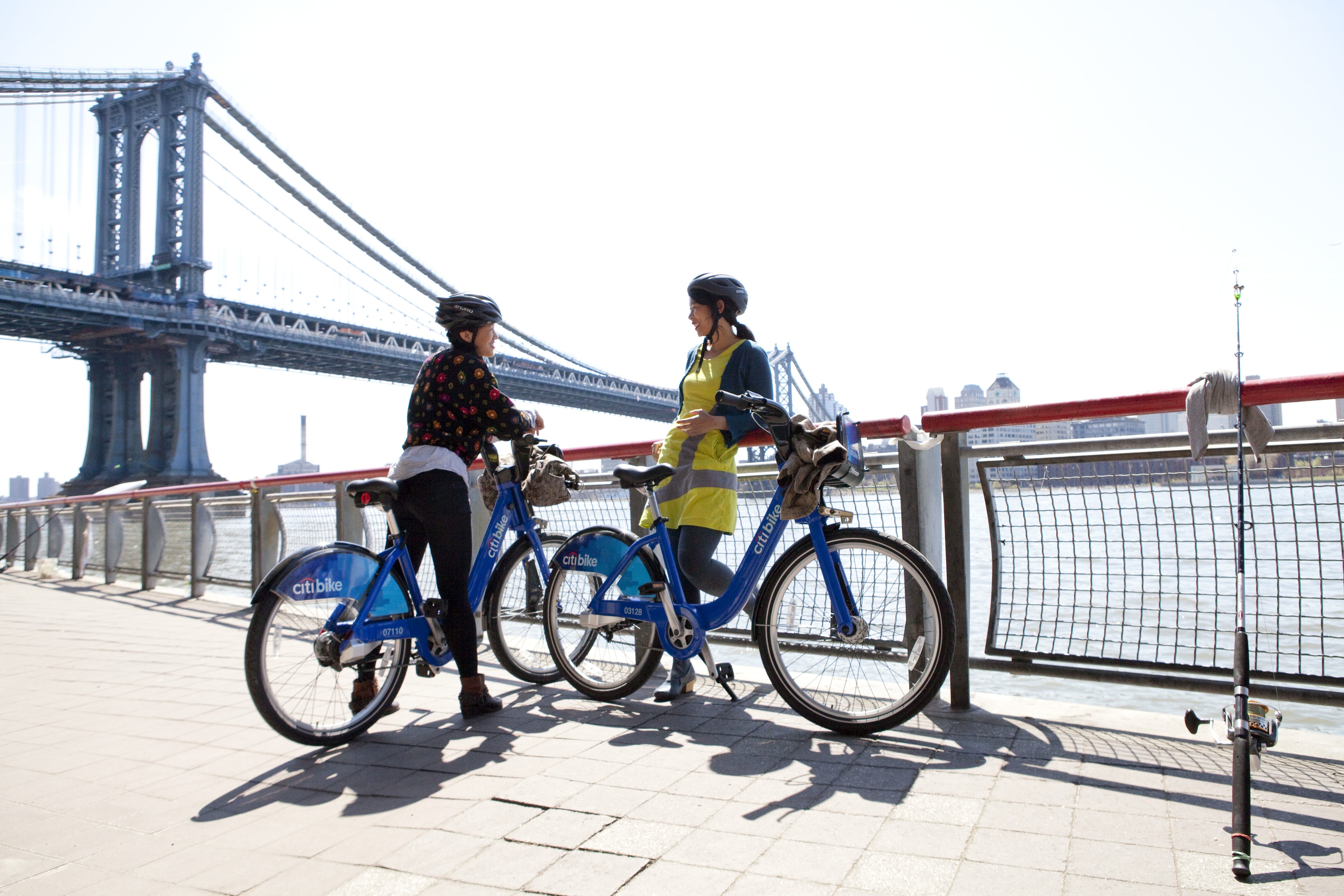 A bit of waterfront "Citi" biking. Photo Credit: L/NYC Bike Share.