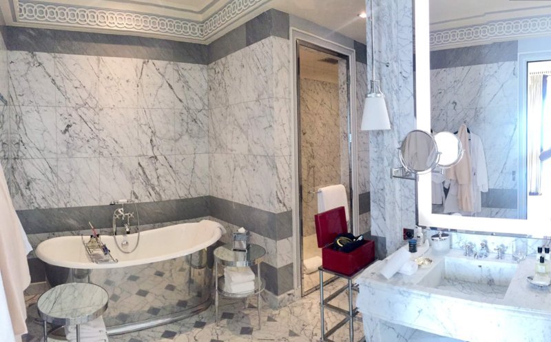 La Reserve Paris suite bathroom Edgar Vaudville