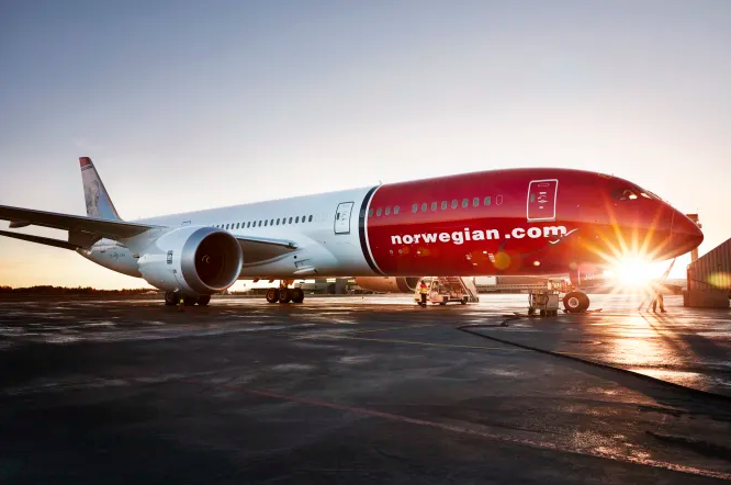 norwegian-airlines-plane